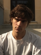 Ingrandisci